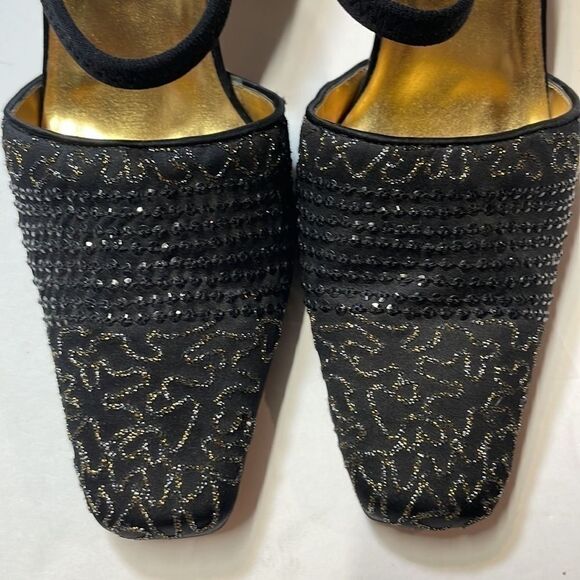 Ann Marino my woman’s black fabric heels. Size 6.5. - Picture 11 of 11